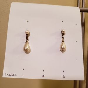 Teardrop pearl earrings